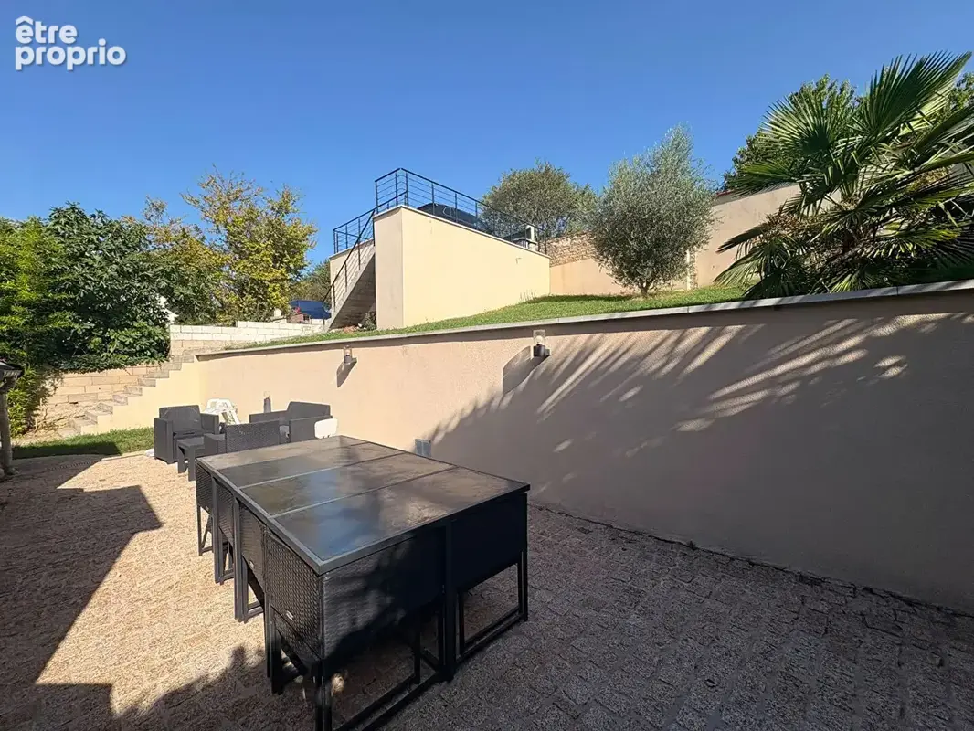 Maison à MEZY-SUR-SEINE