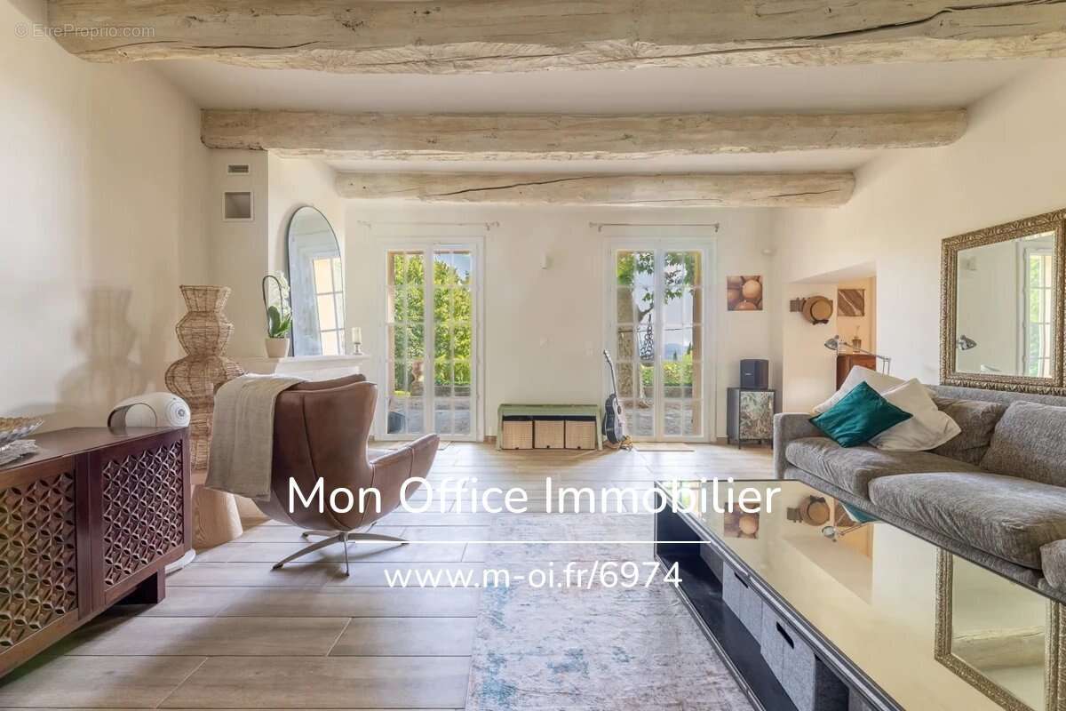 Référence : 6974-TLE - Aix en Provence - Bas de Bastide - XIX e siècle - 7 pièces - Proche centre ville - Piscine - Pool house-  - photo 2