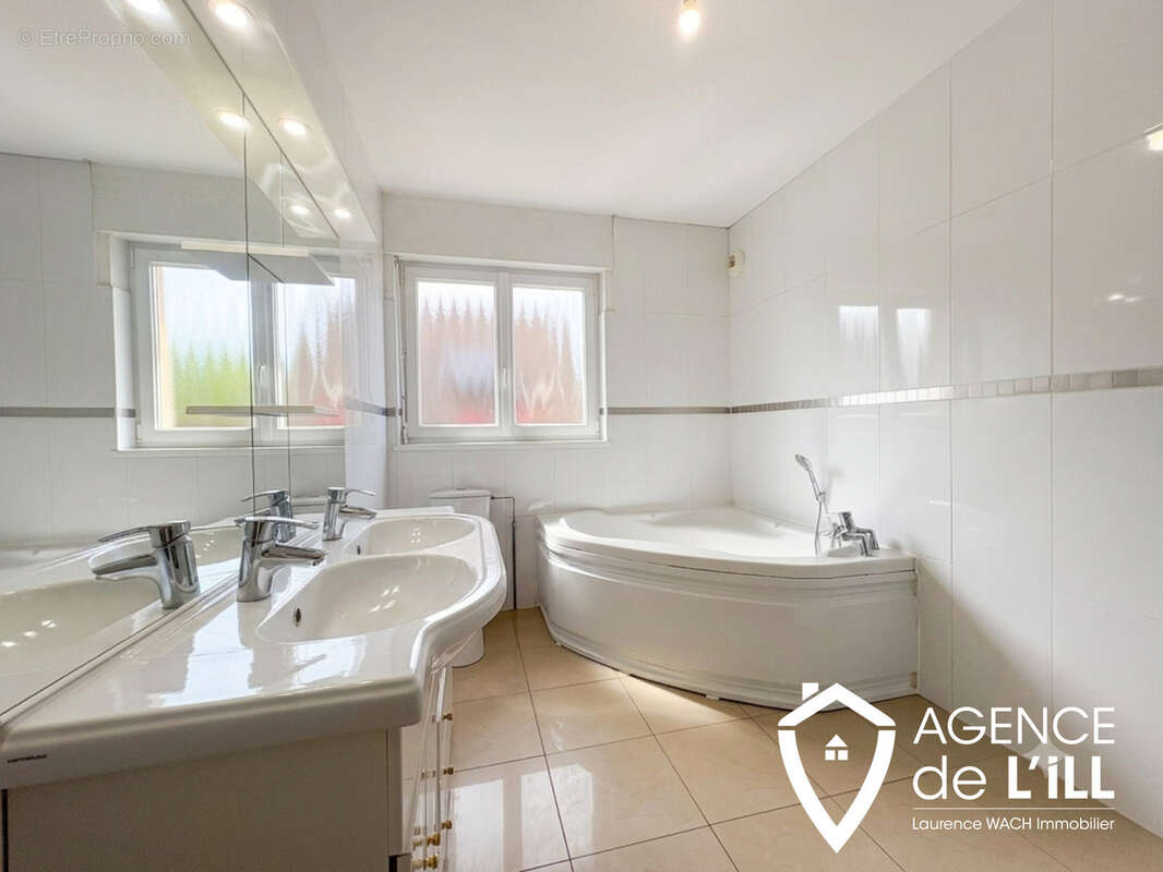 Appartement à CHATENOIS