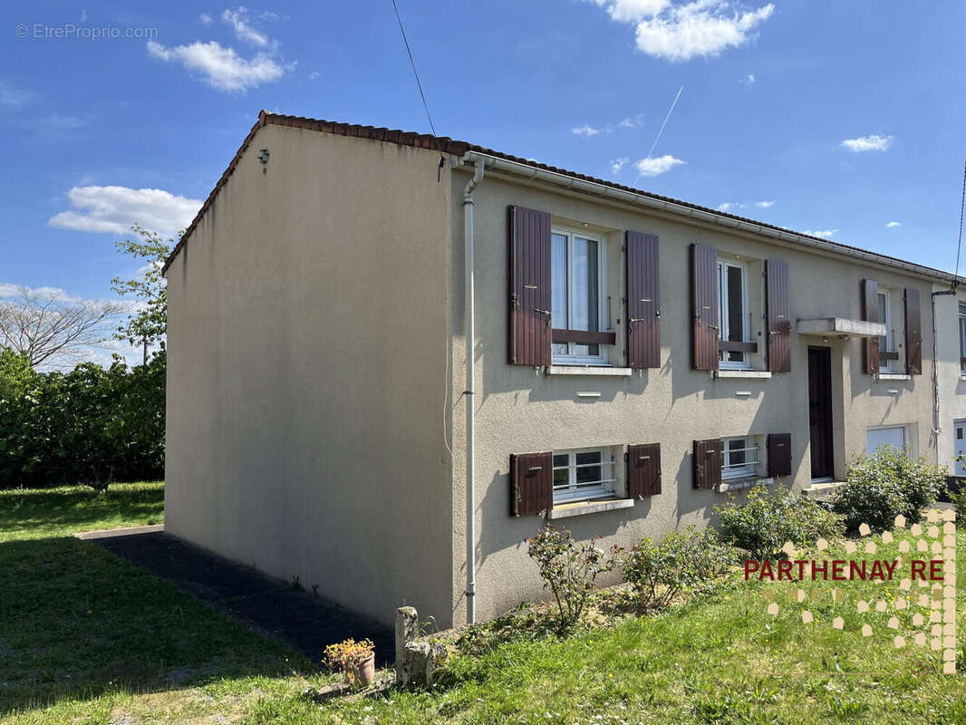 Maison 94 m² à Saint-Maixent-L'ecole  - photo 4