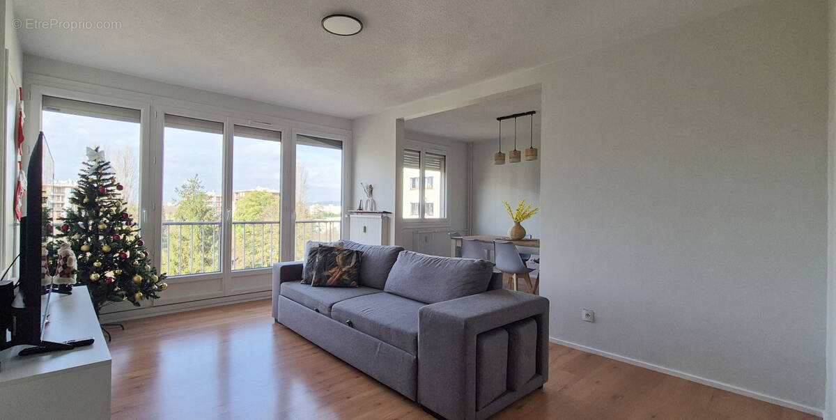 Appartement à BOURGOIN-JALLIEU