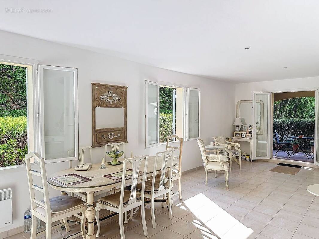 Appartement à LORGUES