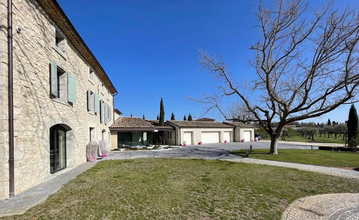 Maison à L&#039;ISLE-SUR-LA-SORGUE