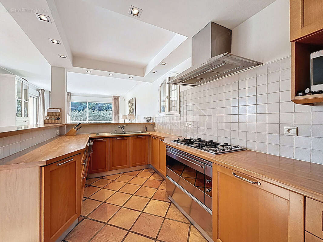 Maison à MANDELIEU-LA-NAPOULE