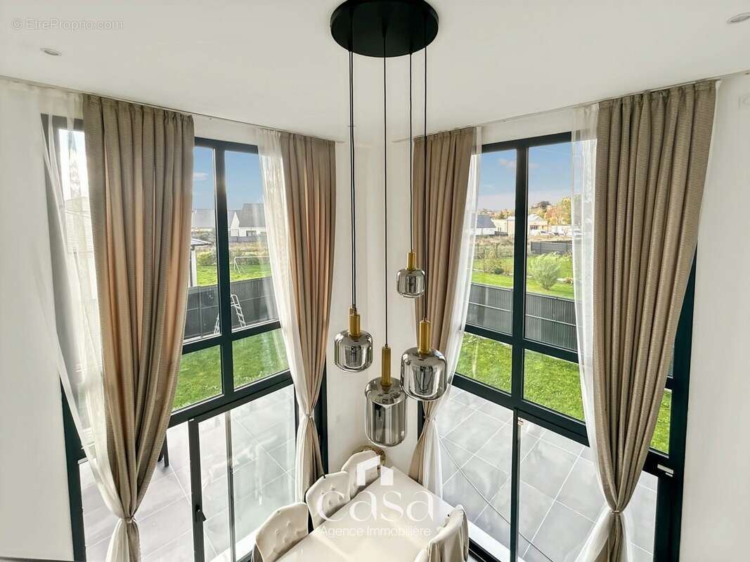 Maison à BARON-SUR-ODON