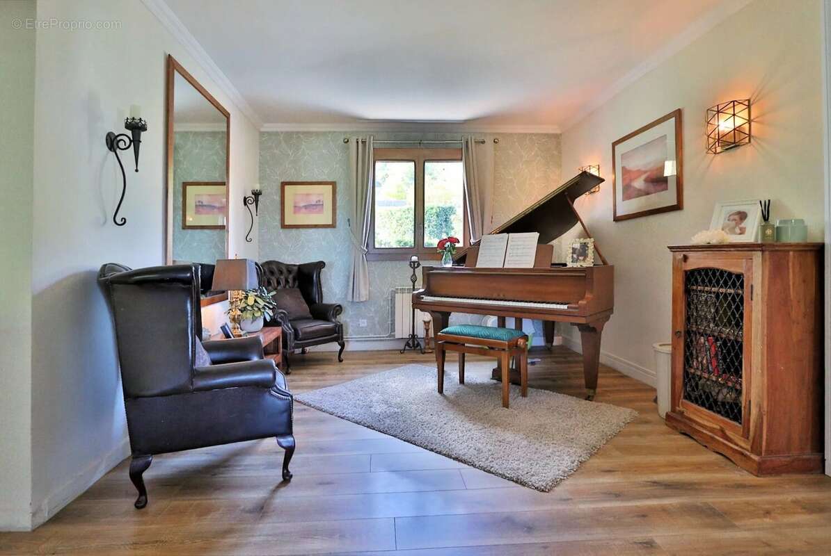 Maison à AURIONS-IDERNES