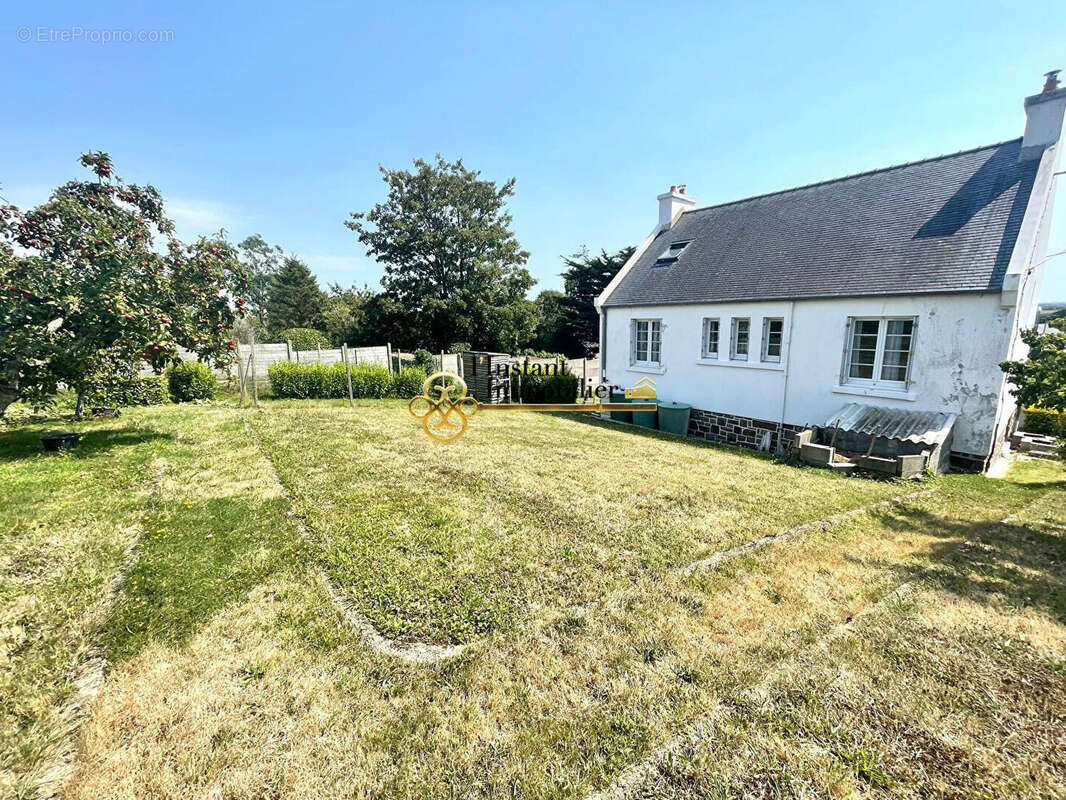 Maison à PLOUGASNOU
