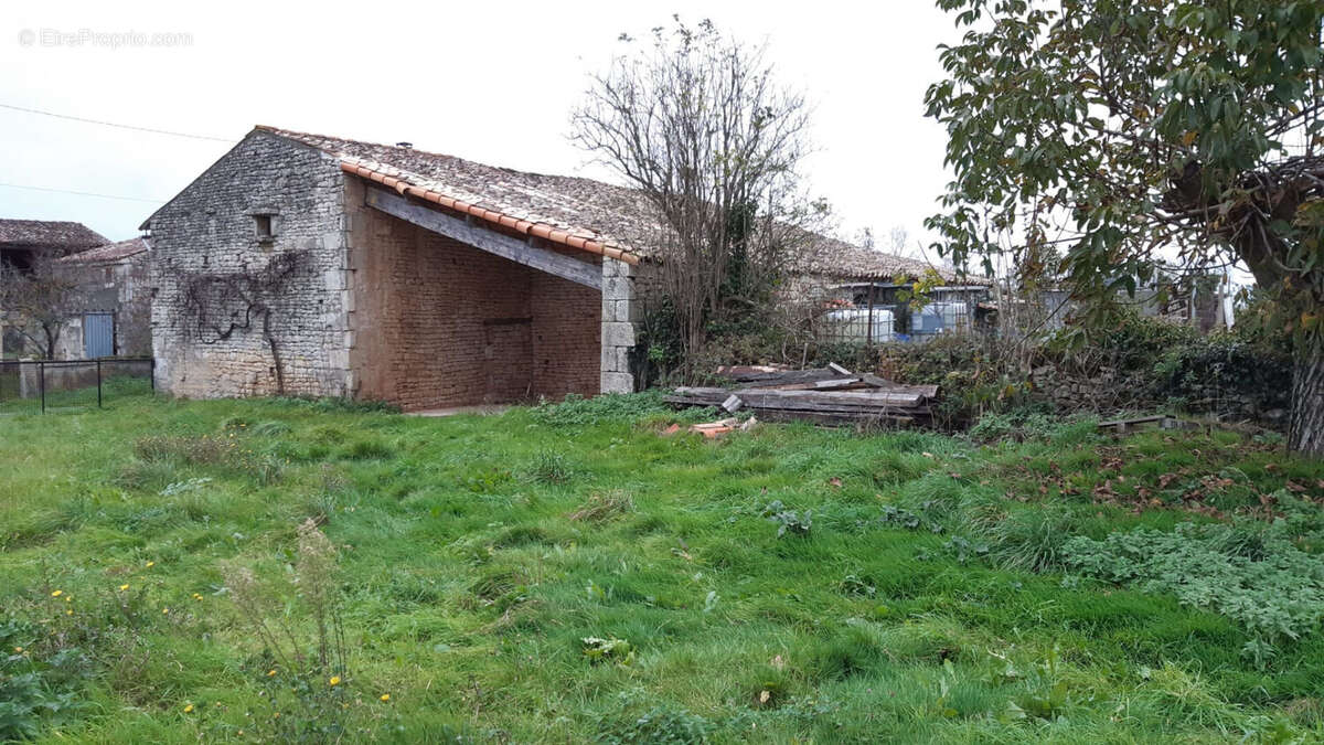Terrain à ECHIRE