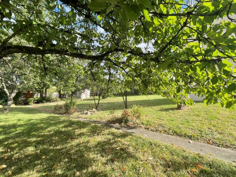 Maison à BEAUMONT-LES-AUTELS