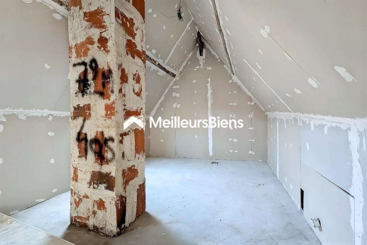 Maison à OINVILLE-SUR-MONTCIENT