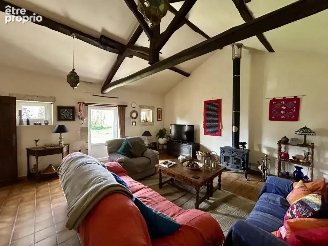 Longère de Caractère avec Jardin, Garage et Dépendances - photo 4