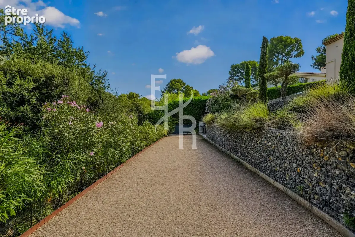 Villa d’exception au cœur d’un domaine recherché - photo 6