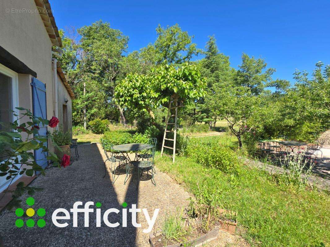 Maison 161 m² à Callas  - photo 19