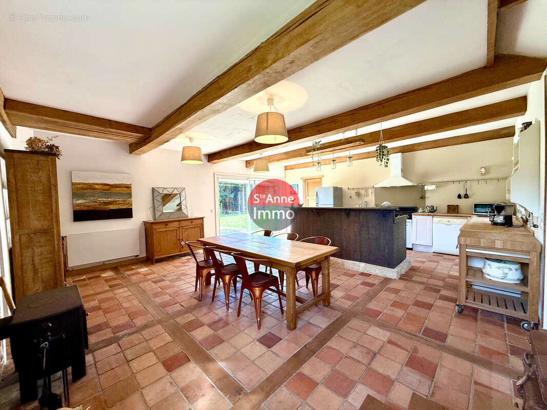 Coullemelle - 190m2 - maison individuelle - 5 chambres - autonomie de plain pied - jardin - terrasse - garage - photo 3