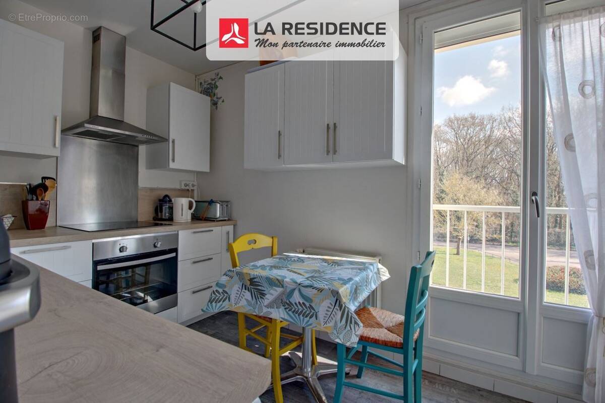 Appartement à SAINT-ETIENNE-DU-ROUVRAY