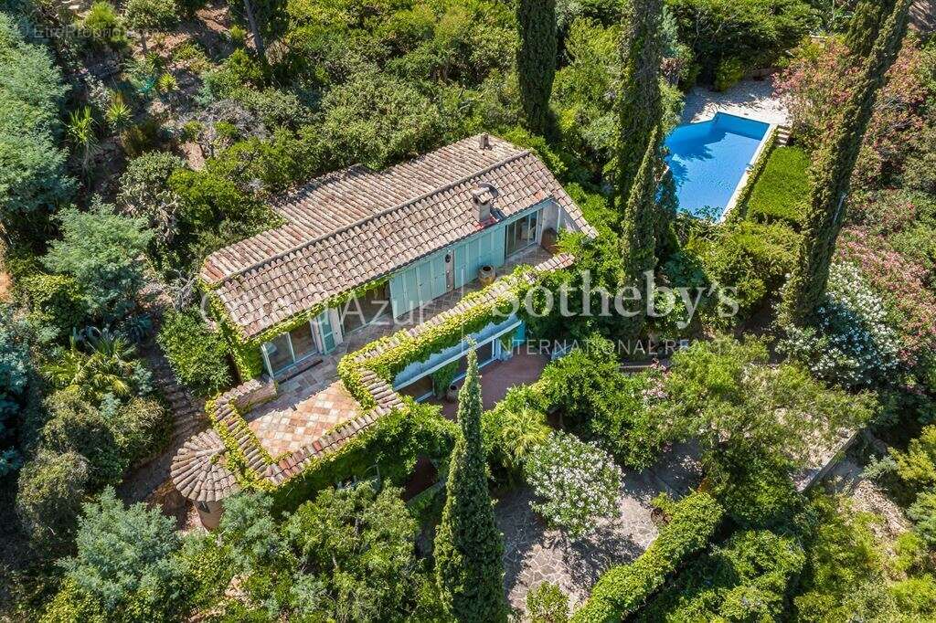 Théoule-sur-Mer – Villa provençale de 180 m² avec vue mer panoramique, piscine et hammam - photo 2