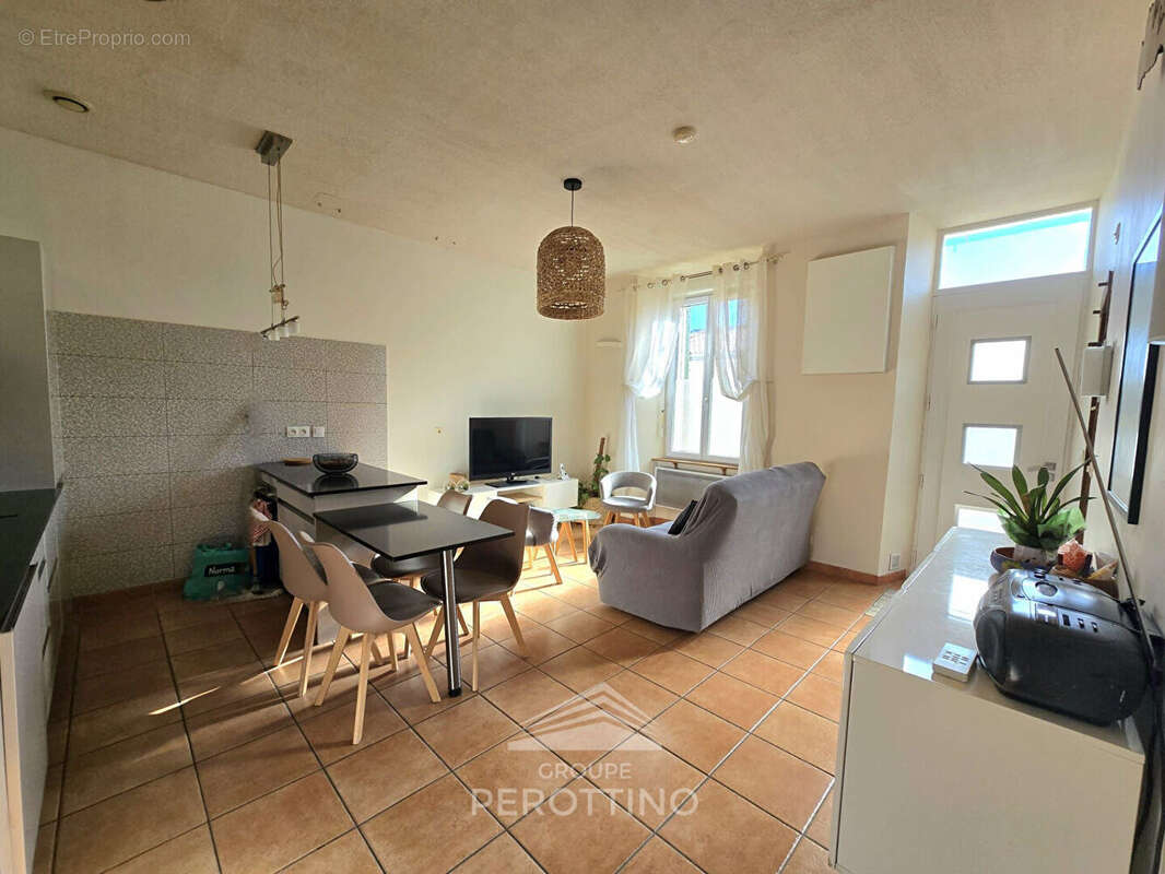 Appartement à CADOLIVE