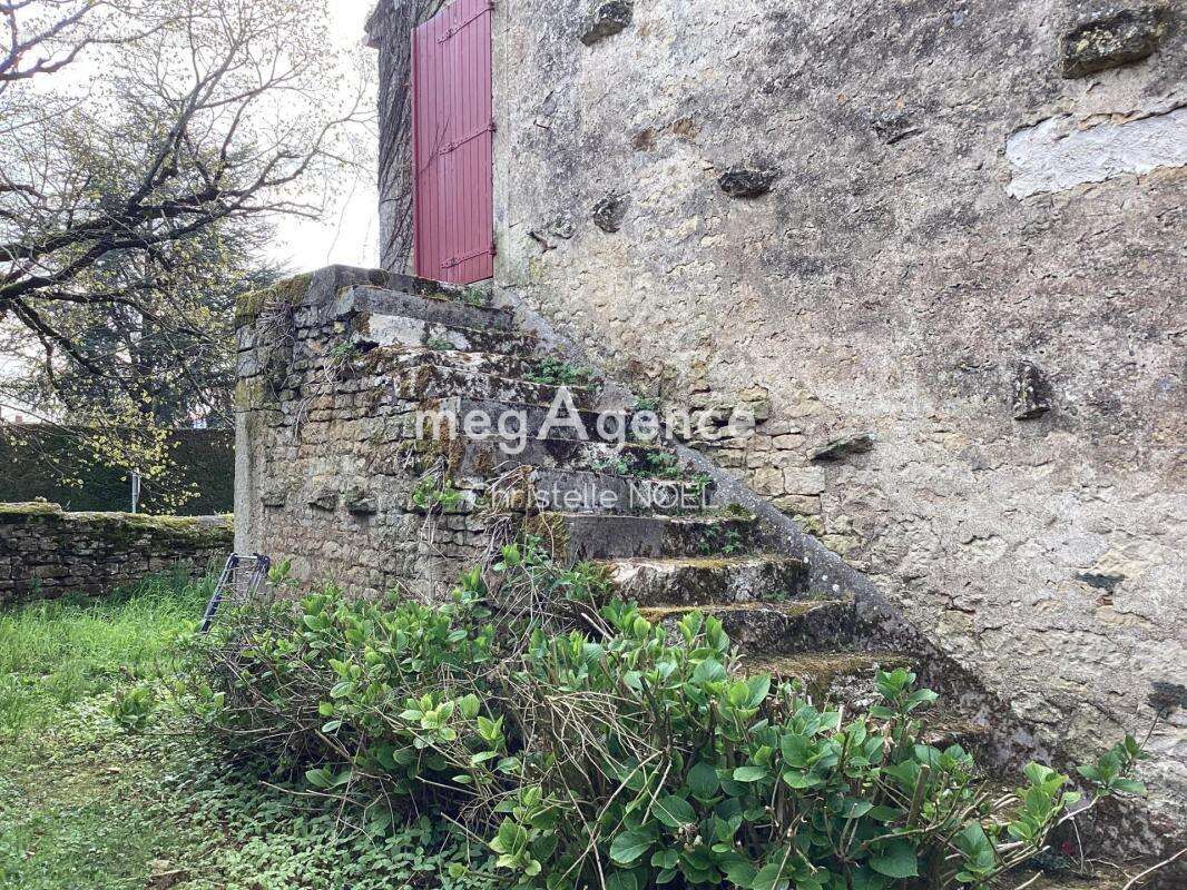 Maison à SAINTE-GEMME-LA-PLAINE