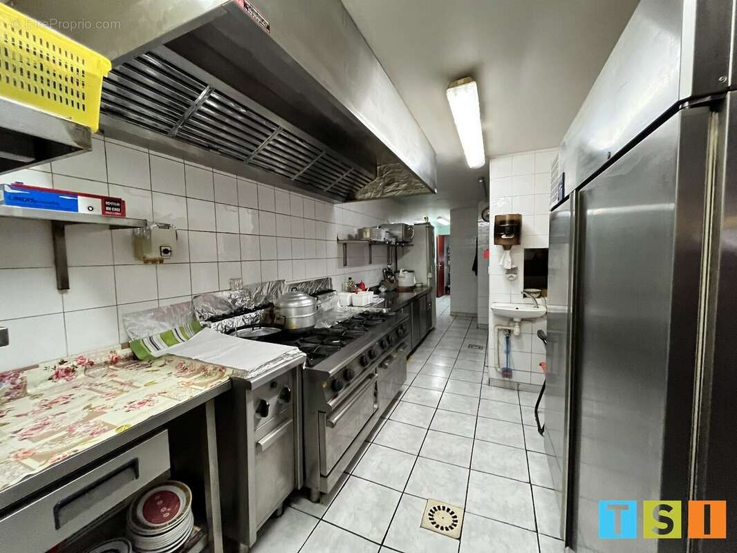 Immeuble bon état 300m² avec fonds de commerce restaurant - photo 12