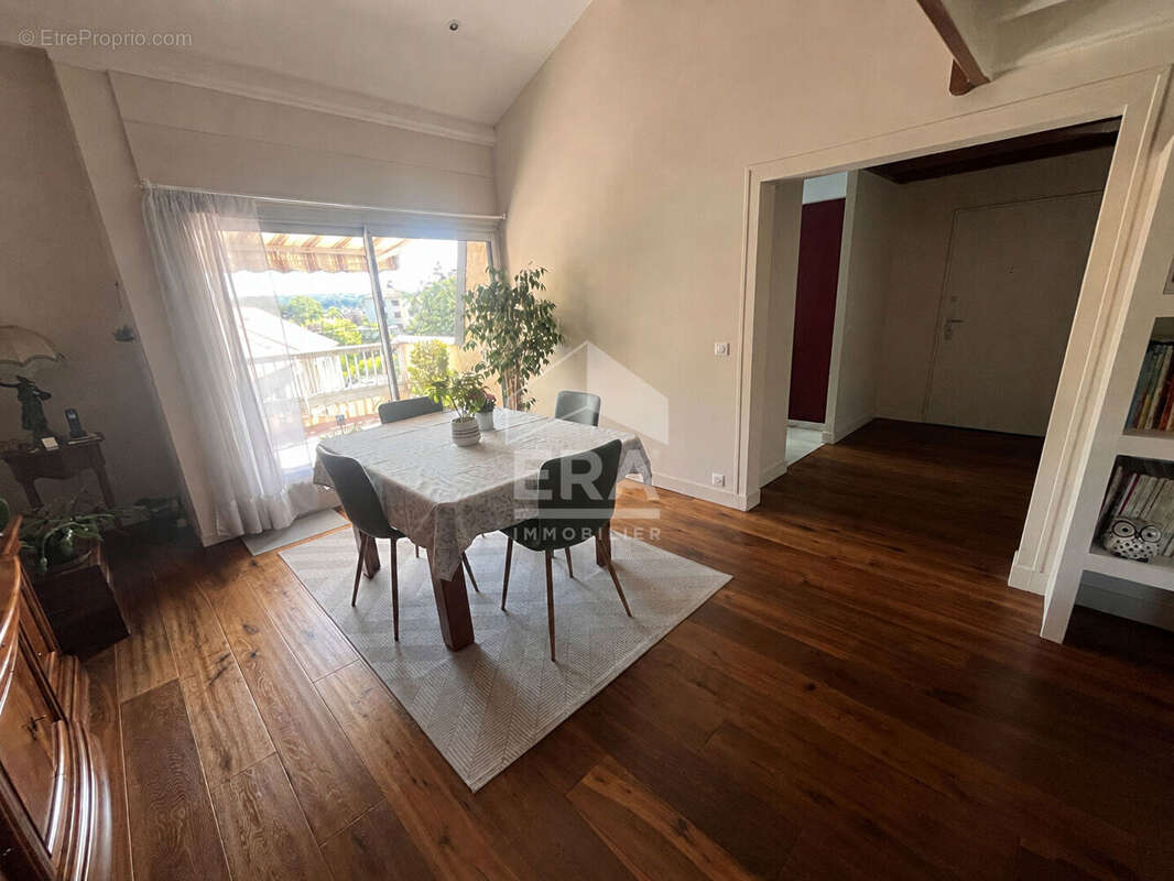 Appartement à VILLEPREUX