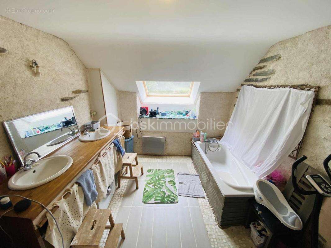 Maison à LOYAT