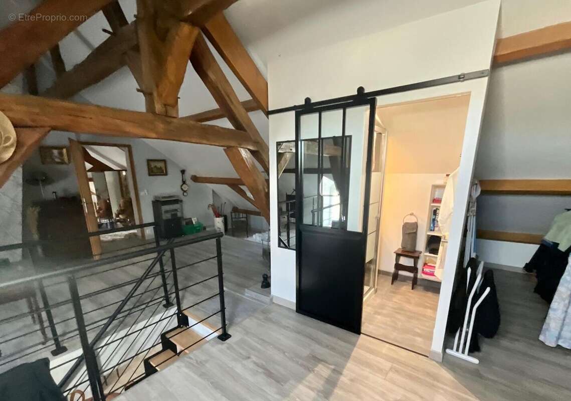 Maison 185 m² à Mehun-Sur-Yevre  - photo 5