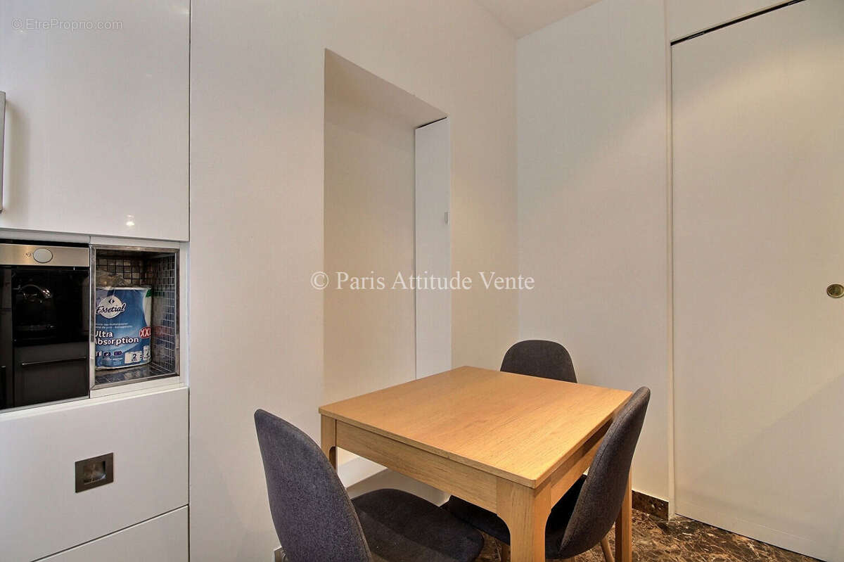 Appartement à PARIS-7E