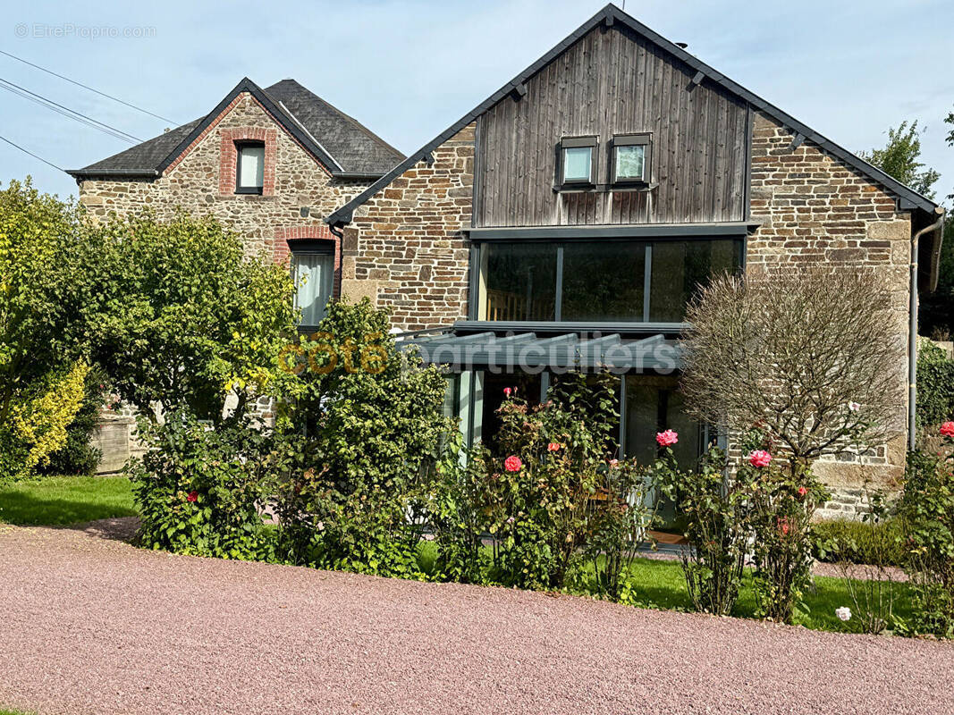 Maison à SAINT-GEORGES-DE-LIVOYE