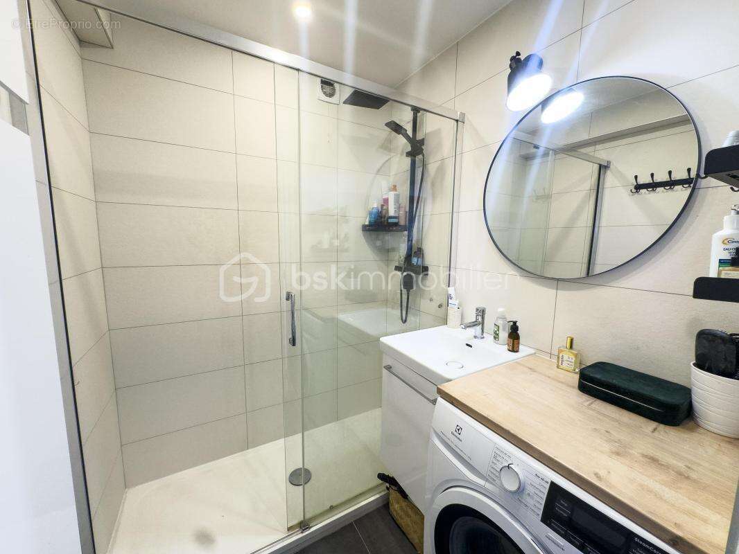 Appartement à CHARENTON-LE-PONT
