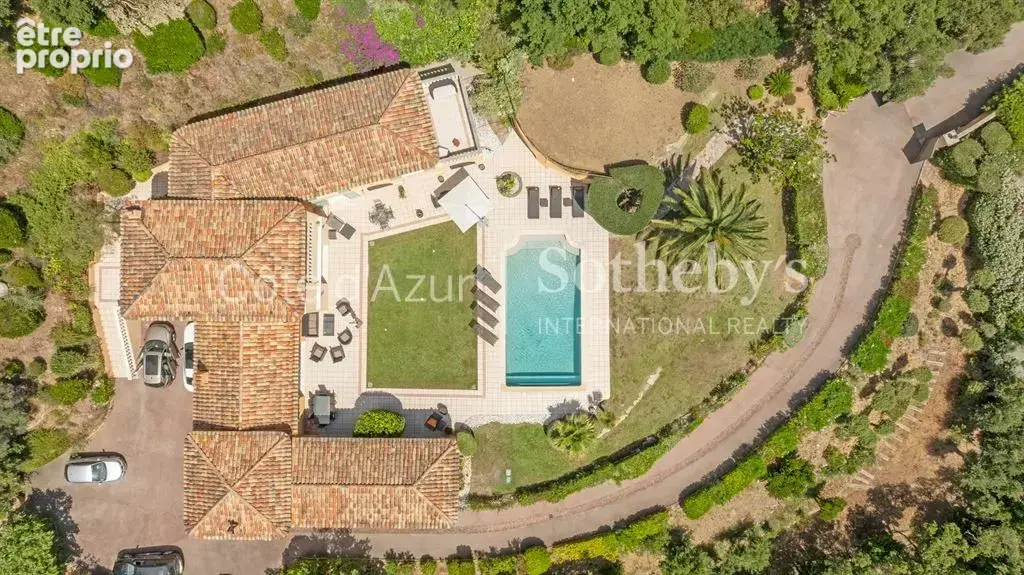 Élégante bastide de prestige avec vue panoramique sur la baie de Cavalaire-sur-Mer - photo 19