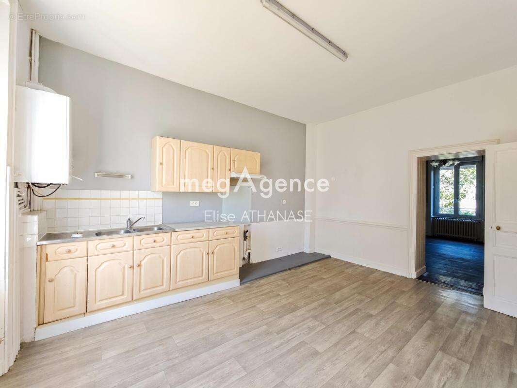 Appartement à FOUGERES