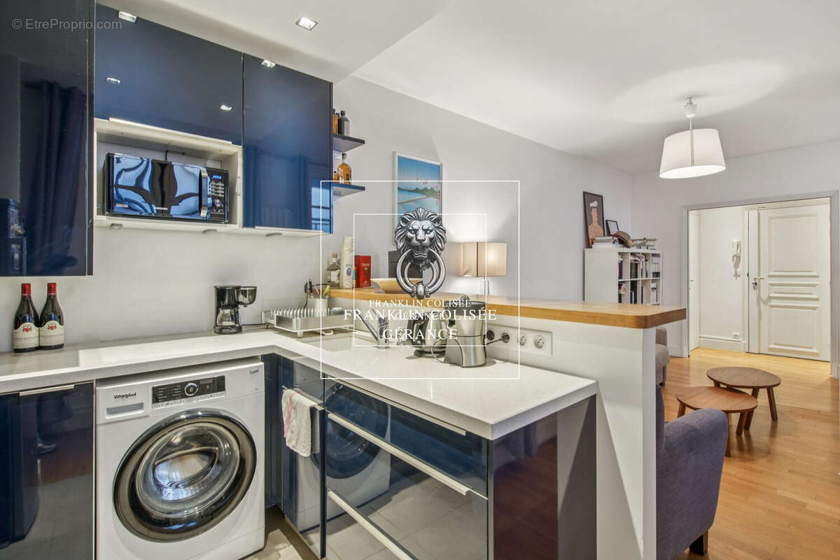 Appartement à PARIS-16E