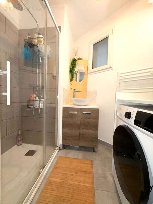 Appartement à PEYPIN