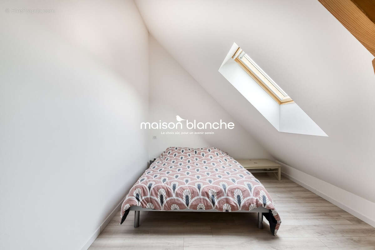 Maison à BRISSAC-QUINCE