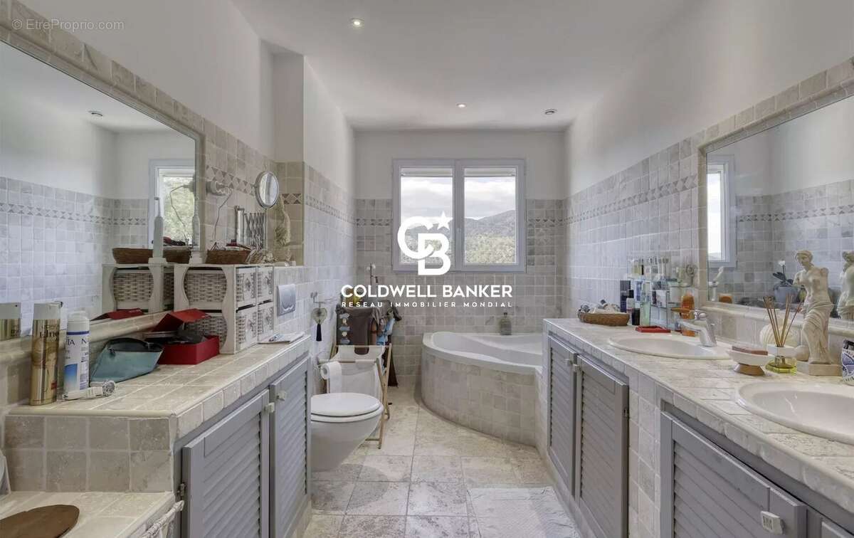 Maison à RAYOL-CANADEL-SUR-MER