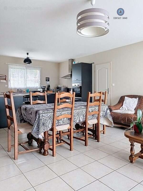 Maison à LE LARDIN-SAINT-LAZARE