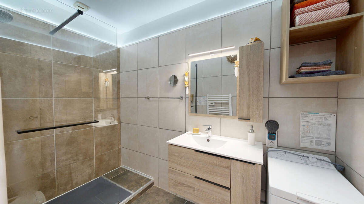 Appartement à GREOUX-LES-BAINS