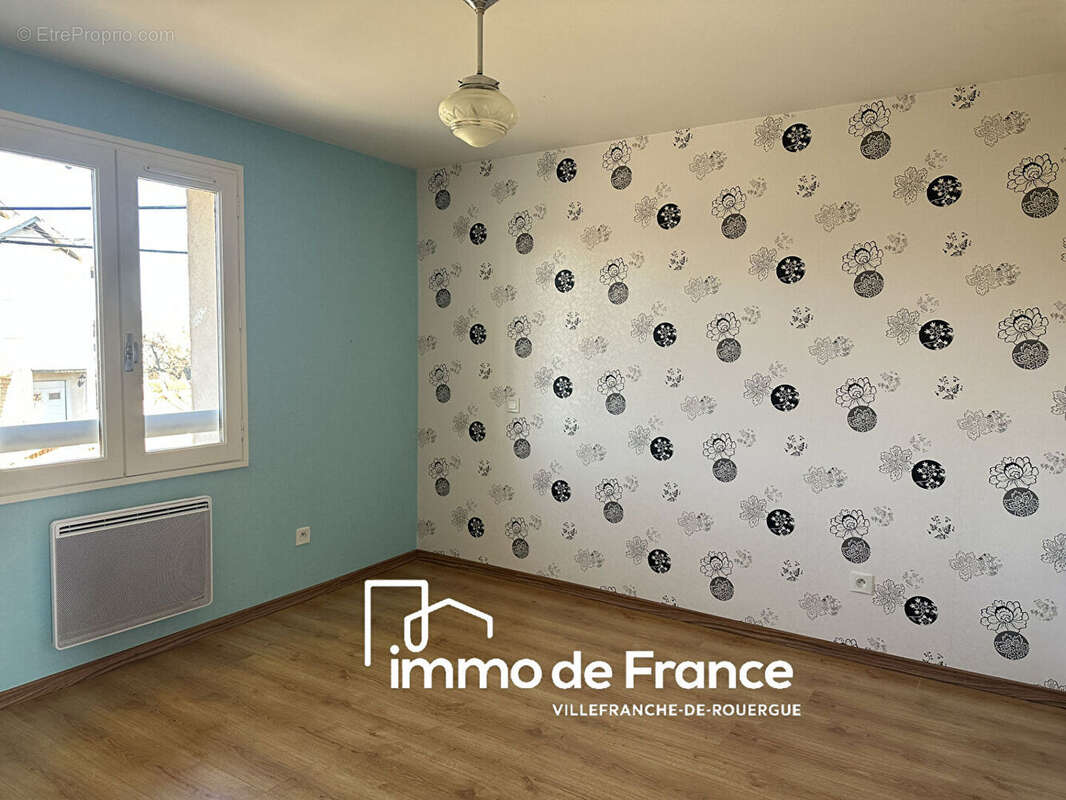 Plain-pied de 119 m², 4 chambres, bureau, 2 garages sur terrain de 1013 m² - photo 10