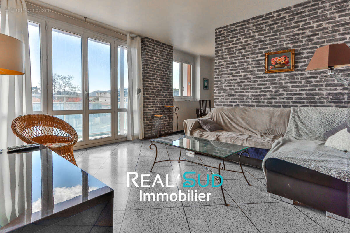 Appartement à MARSEILLE-9E