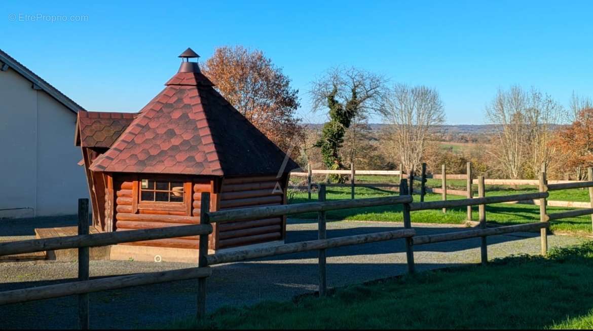 Maison à LE MELE-SUR-SARTHE