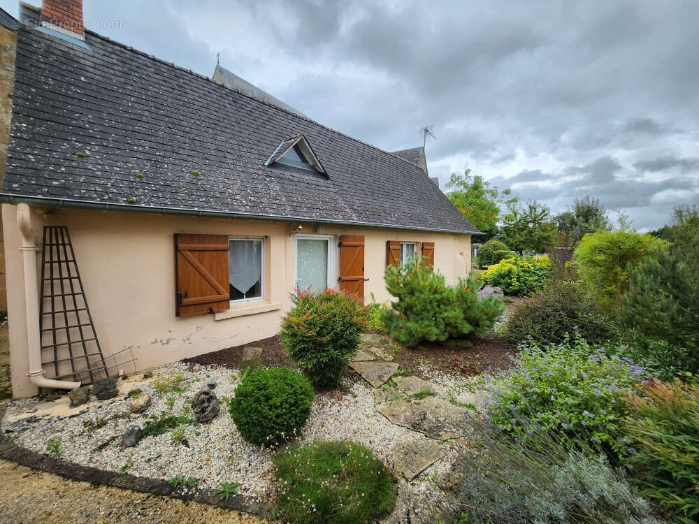Maison à SAINT-DENIS-DU-MAINE