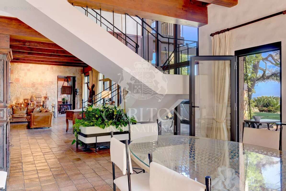 EXCLUSIVITÉ – Demeure Méditerranéenne avec accès privé à la mer - photo 18