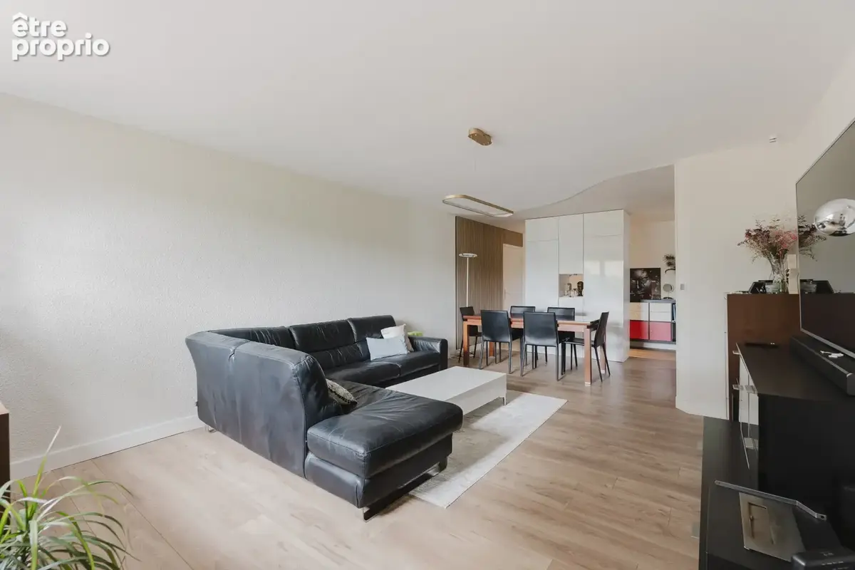 Appartement T4 rénové - Résidence de standing fermée et sécurisée - photo 3