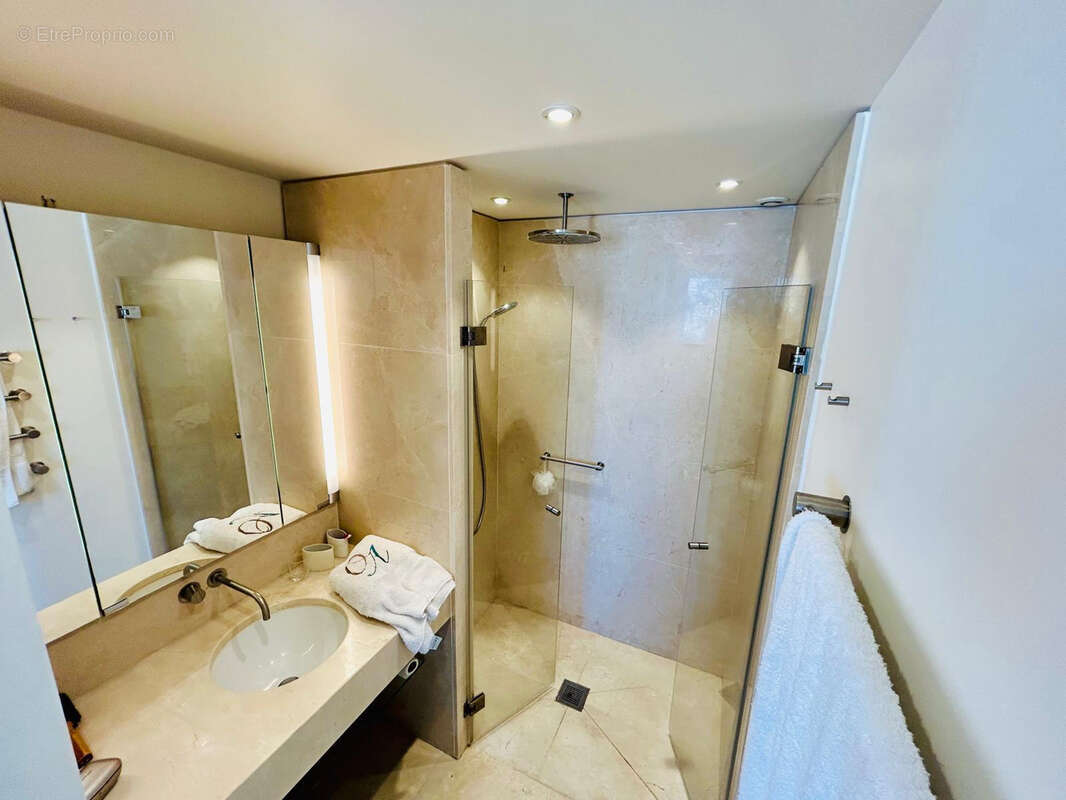 Appartement à MARSEILLE-7E