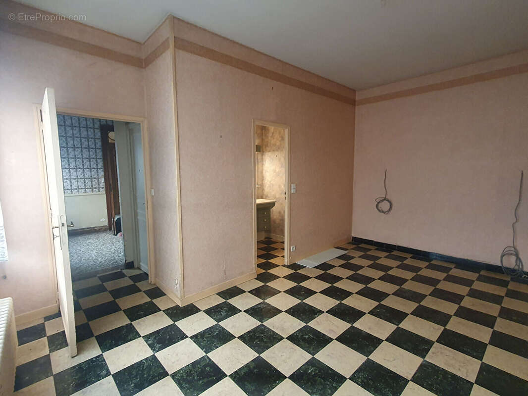 Maison à SAINT-QUENTIN