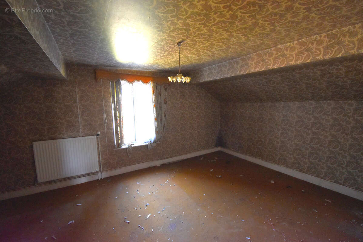 Maison à SAINT-LOUP-SUR-SEMOUSE