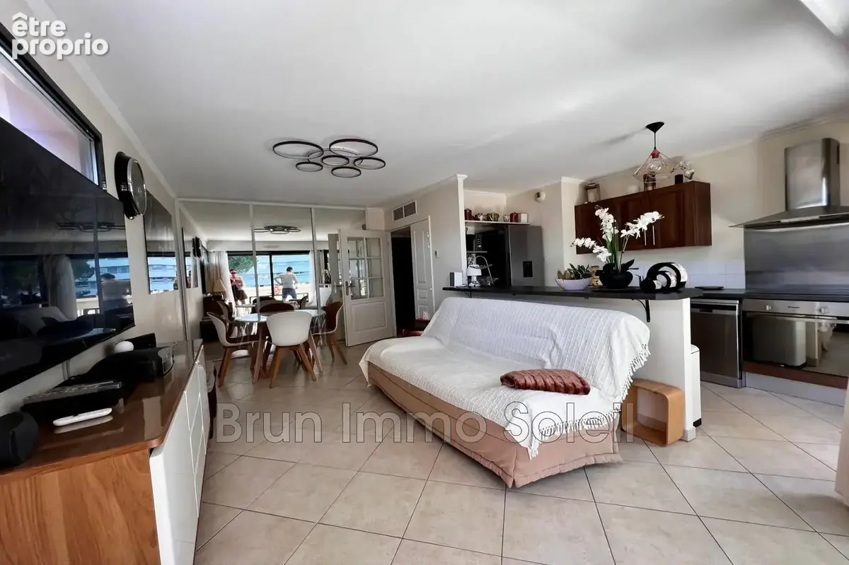Appartement 2 pièces 45 m² à vendre à Villeneuve-Loubet (06270) - photo 3