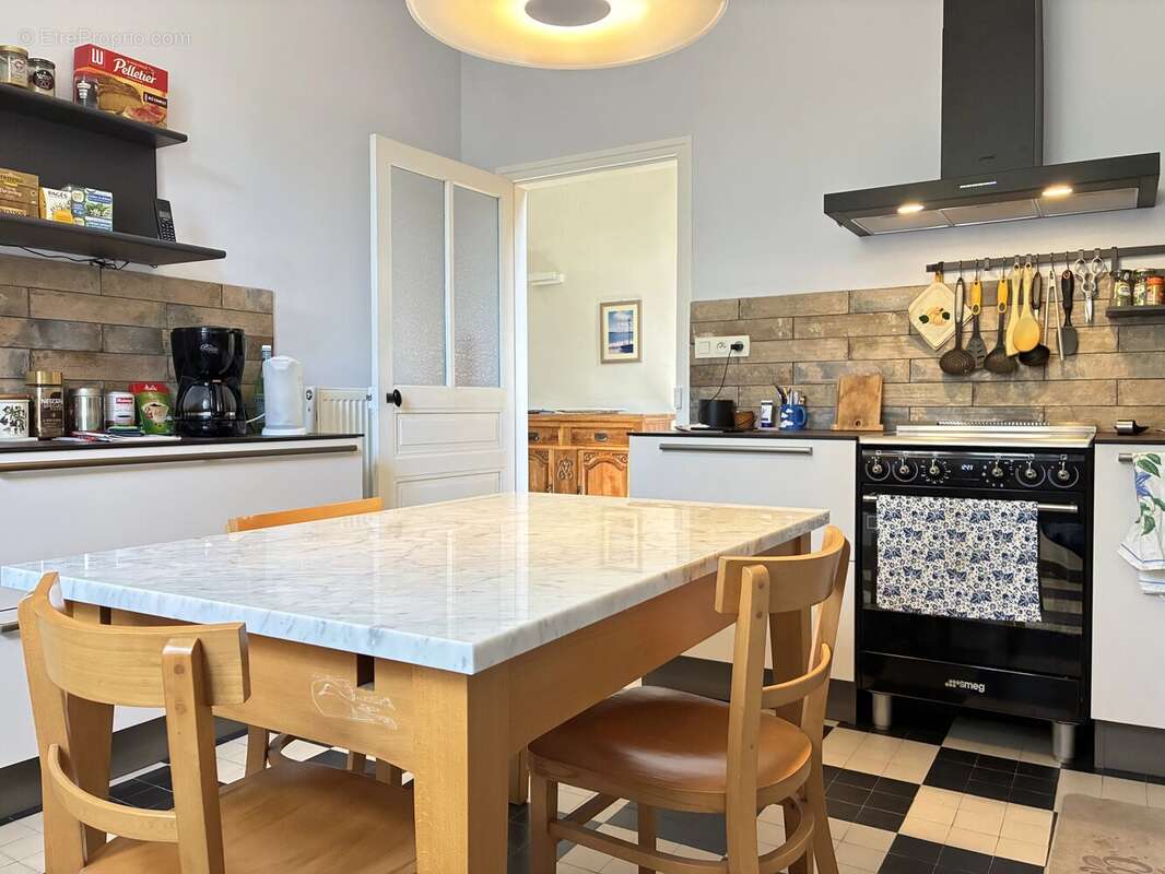 Appartement à SAINT-SULPICE-LES-FEUILLES