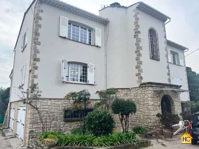 Mougins limite le Cannet Appartement-villa 3850€/m2 avec Jardin 250 m2 - photo 3