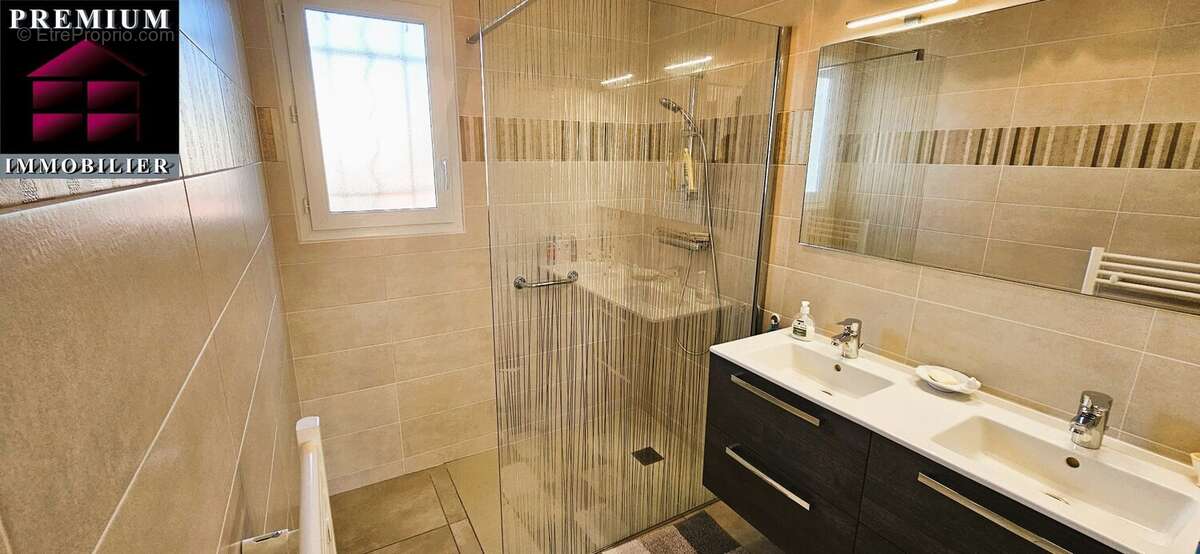 Maison à SAINT-ESTEVE